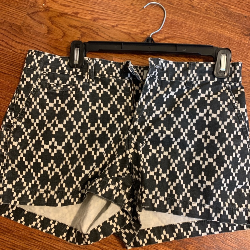 Black and White Gap Shorts- Size 0